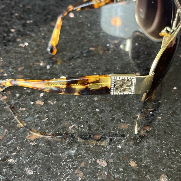 Coach authentic sunglasses - Picture 4 of 4